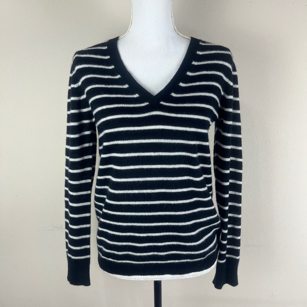Nordstrom Women’s Cashmere Thin Knit Sweater Top Sz S Striped long Sleeve Black